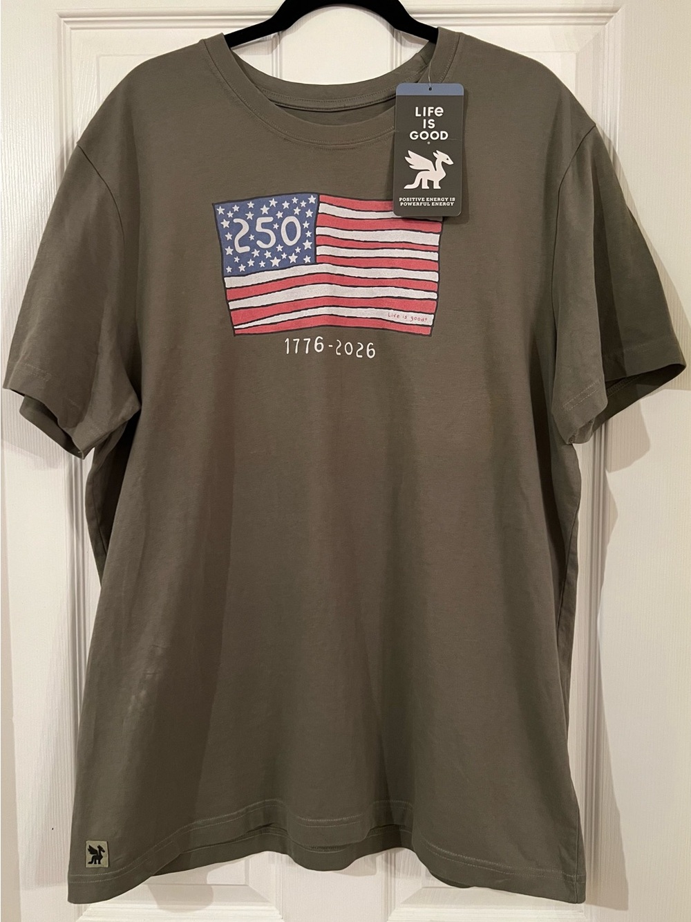 Life Is Good Crusher Tee Mens XL Green USA Flag 250 Graphic Cotton T-Shirt NWT